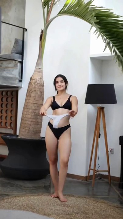 cozy_chand... In bikini dance