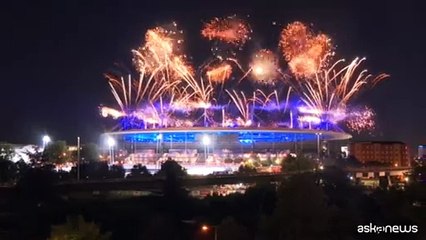 I fuochi d'artificio salutano le Olimpiadi di Parigi 2024
