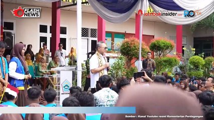 ZULKIFLI HASAN SOSIALISASI KECINTAAN PRODUK DALAM NEGERI KEPADA PARA PELAJAR DI LAMPUNG