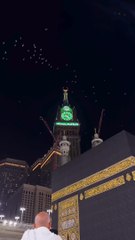 صبح فجر کے ٹائم ابابیل حرم کے اوپر طواف کرتے ہوئے