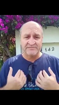 Vídeo: dono da casa onde avião da VoePass caiu presta homenagem às vítimas