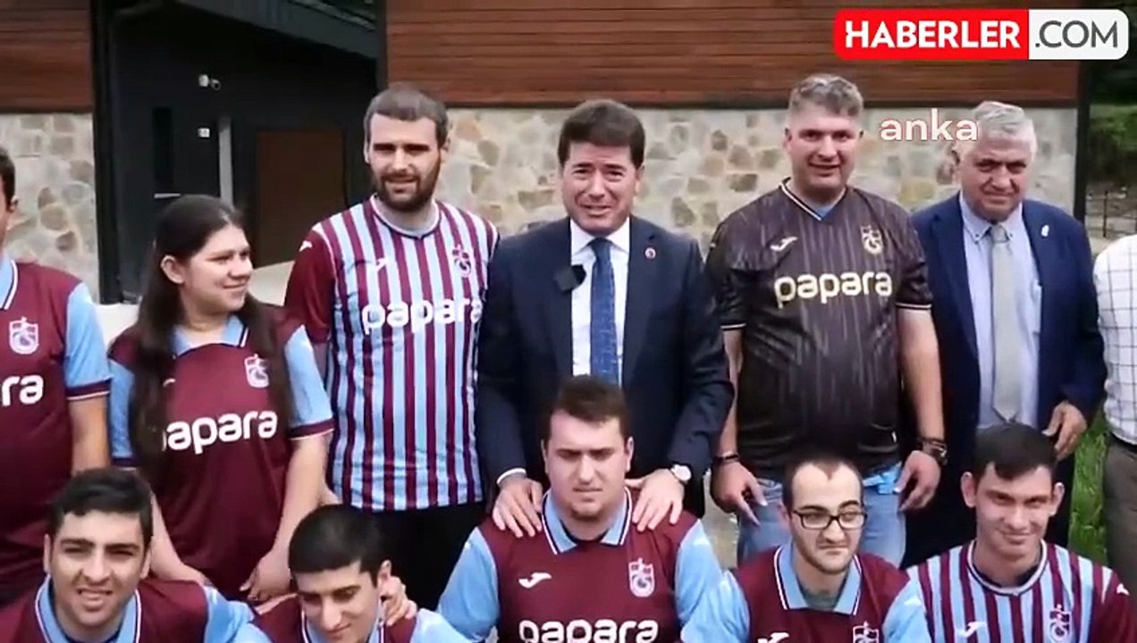 Ortahisar Belediye Başkanı Ahmet Kaya, En Mutlu Köy'deki özel bireylere sürpriz yaparak doğum günü kutlaması yaptı