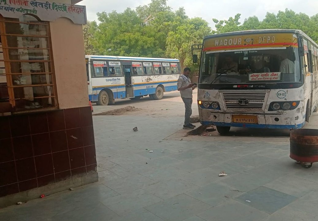 राजस्थान राज्य पथ परिवहन निगम में साढ़े नौ हजार...