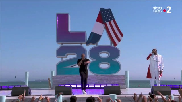 Snoop Dogg et Dr. Dre font le show à Los Angeles pour le relais des JO depuis Paris