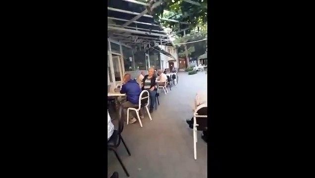 Eskişehir'de canlı yayında bıçak ve baltayla sağa sola saldırdı