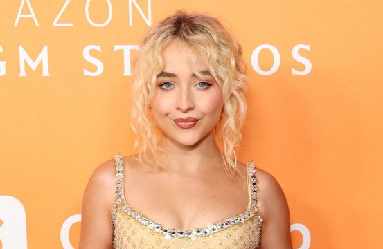 Sabrina Carpenter fue alcanzada por fuegos artificiales en el Golden Gate Park de San Francisco