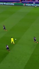 Epic goal by Suarez #suarez #football #footballskill