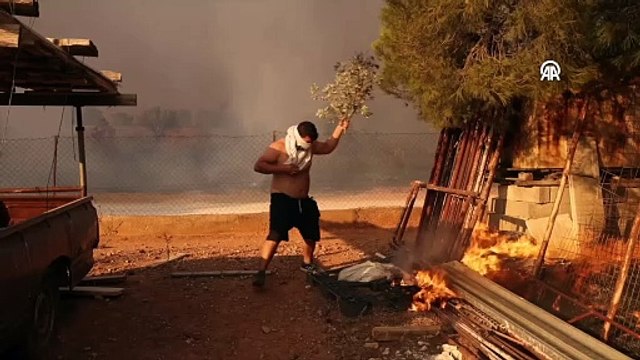 Yunanistan'da yangın büyüyor! Yerleşim yerleri için tahliye kararı