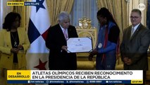 Atheyna Bylon recibe Orden Honor al Mérito Cultural y Deportivo