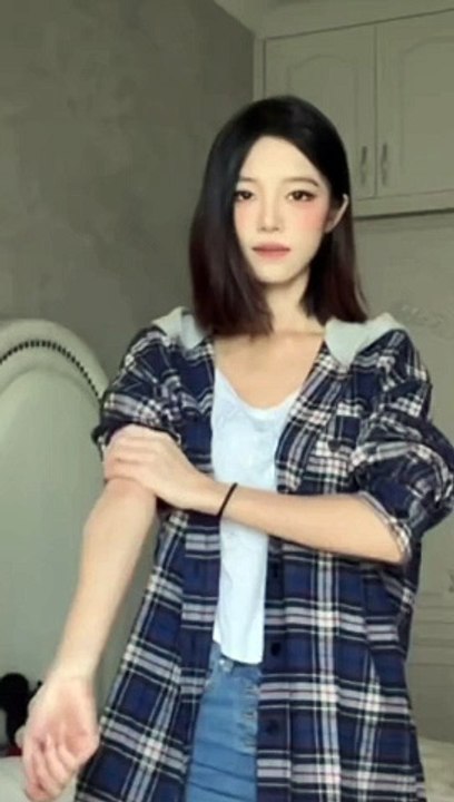 Dancing Girl
