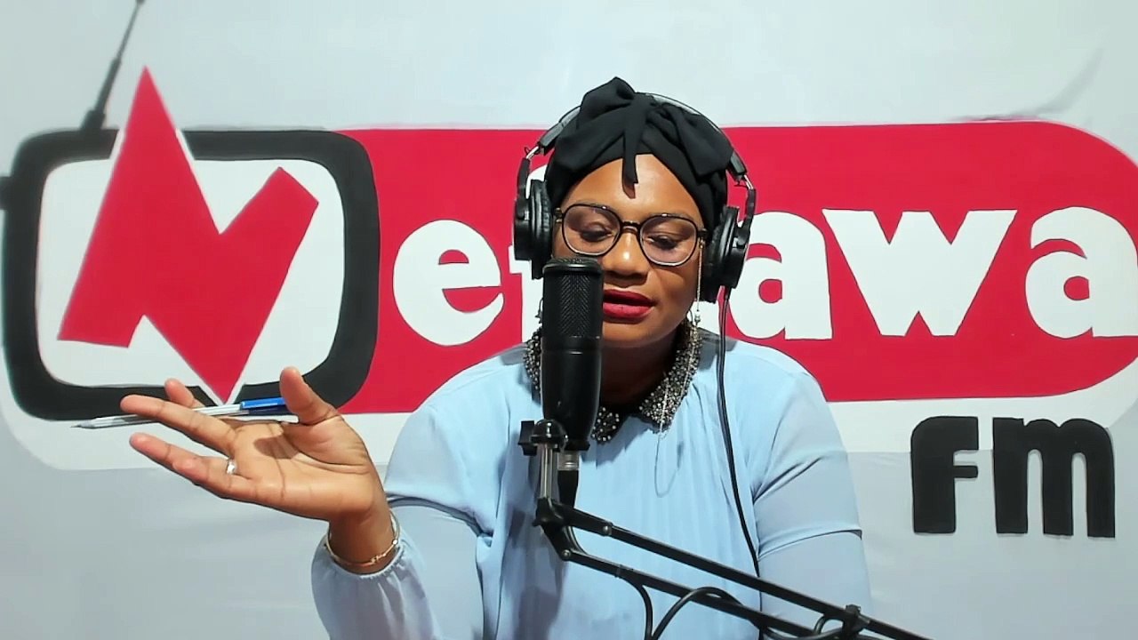 أنواع التطبيقات المختلفة وتأثيراتها النفسية  وتكريم فاطمة بوميزة  بشير بن صالح رئيس جمعية الخوارزمي