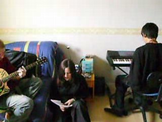 "Molly crie à l'aide" Steal in Paradize