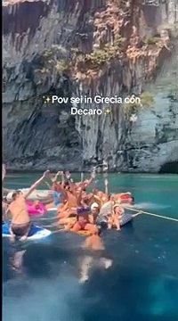 «Bari grande amore»: l'inno cantato in Grecia da Decaro e tifosi biancorossi