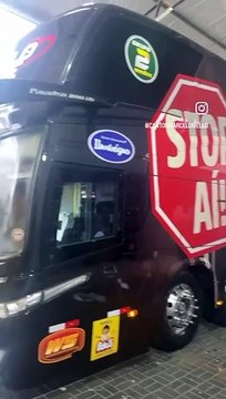 Quem é a dupla de famosos que comprou ônibus de Marília Mendonça por R$ 1,6 milhão