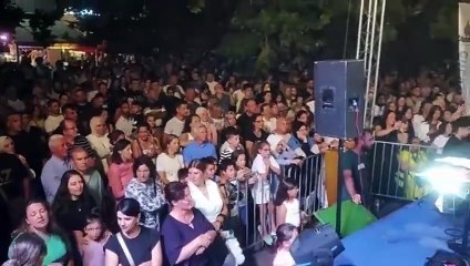 Işın Karaca’nın Yunanistan'da seslendirdiği İzmir Marşı hakaret sayıldı