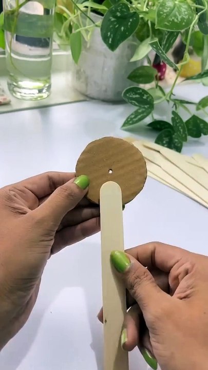 DIY_Ferris_Wheel_Tutorial__#diyferriswheel_#handmade_#photostand(720p)