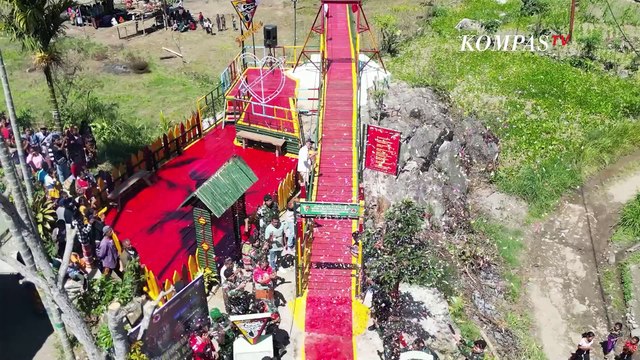 Satgas Yonkav 6/Naga Karimata Resmikan Jembatan Gantung untuk Warga di Perbatasan RI-Timor Leste