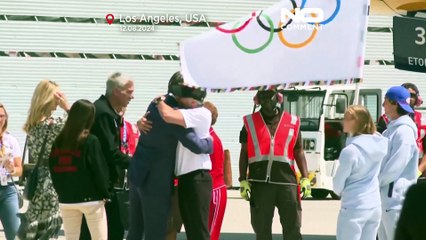Olympic flag returns to LA for first time in 40 years
