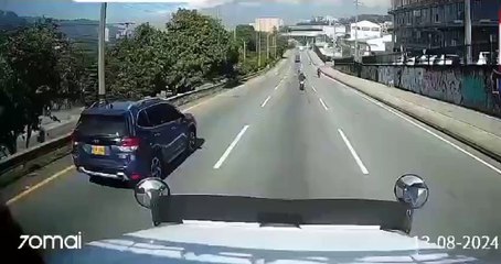 En video: dos muertos en trágico accidente de un camón de licor saqueado en Antioquia