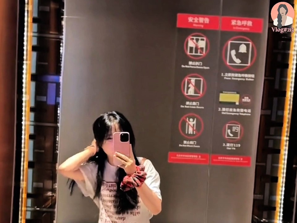 Wedding Travel Vlog: From Beijing to Hong Kong | Makeup on a Plane & High-Speed Train Adventures!  Description: Join me on an action-packed travel vlog as I navigate extreme dryness,