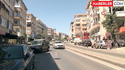 Maltepe'de yolun karşısına geçmeye çalışan çocuğa vinç aracı çarptı, o anlar kamerada