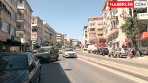 Maltepe'de yolun karşısına geçmeye çalışan çocuğa vinç aracı çarptı, o anlar kamerada