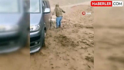 Hizan'da kuvvetli sağanak ve dolu sonrası sel