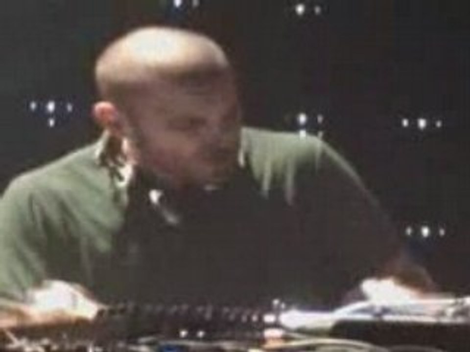 Birdy nam nam - Too much skunk (live@Marseille)