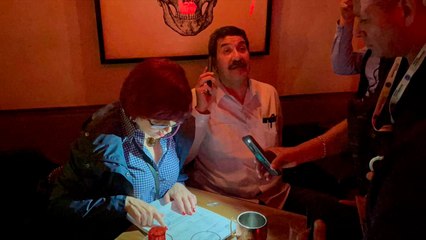 CDMX: Fiscalía Anticorrupción de Chihuahua hace operativo en restaurante de la Col. Roma para detener al ex gobernador Javier Corral