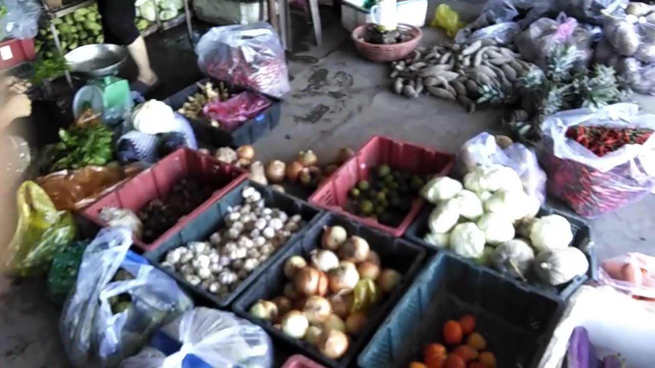 Vegetable at rural market - خضروات في السوق الريفية - Légumes au marché rural