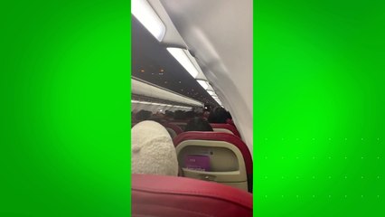 Rebeca Andrade foi ovacionada nesta segunda (12), em voo para São Paulo.