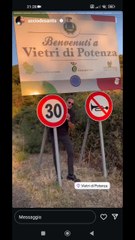 a Vietri di potenza con 30 abitanti e non si tromba