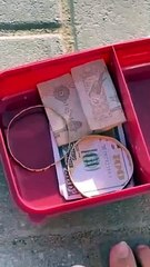 طفله غنيه تختبر طفلة فقيرة_؟(360P)