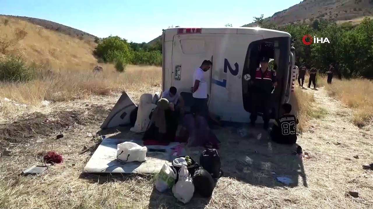 Van'a gelen yolcu otobüsü şarampole uçtu: Çok sayıda yaralı var