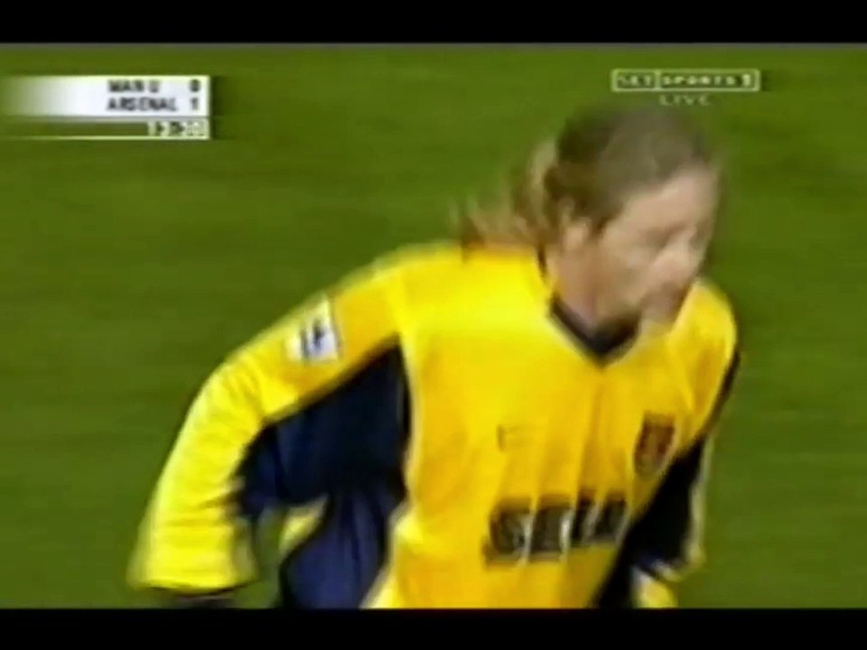 Emmanuel Petit vs Manchester United (1999/00 English Premier League) | Away