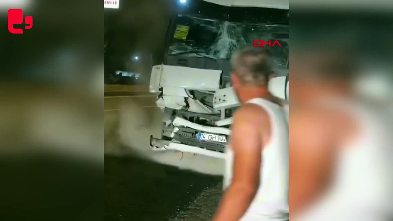 Freni boşalan TIR, 2 araca çarpıp, ters yöne girdi