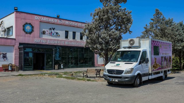 Diyarbakır’da sokak hayvanları için mobil kısırlaştırma aracı hizmete alındı