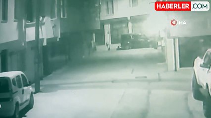 Ev sahibi kadın çetin ceviz çıktı... Evine giren hırsızı böyle kovaladı