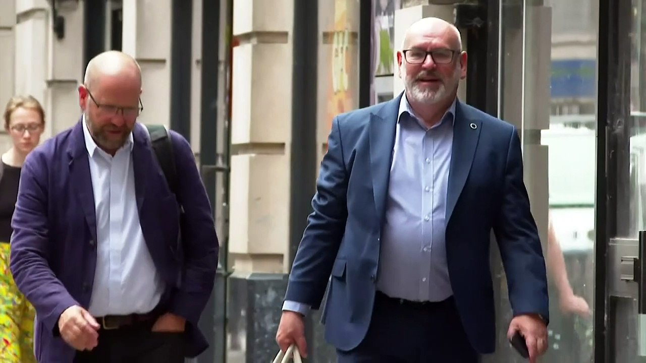 Train drivers union boss arrives for talks to avert strikes