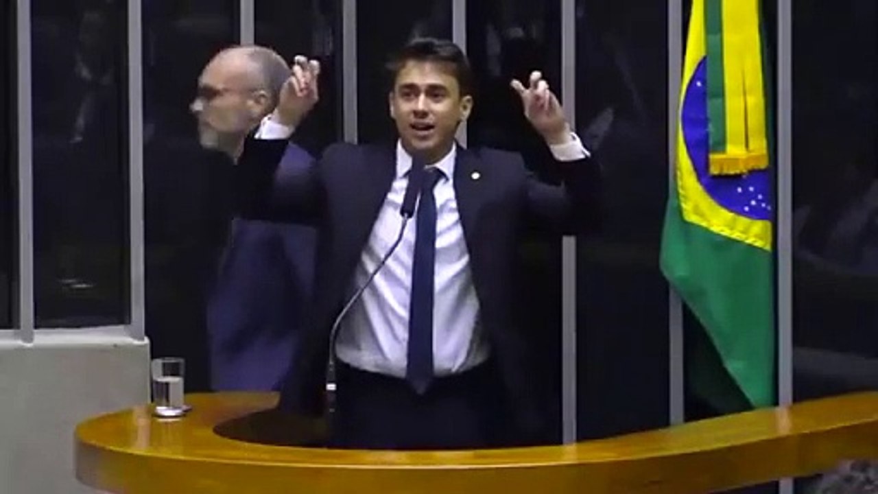 Nikolas Ferreira satiriza após reportagem sobre ação de Alexandre de Moraes no TSE