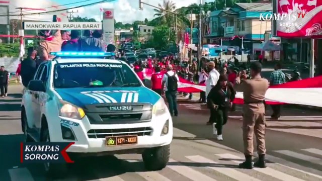 Jelang HUT Kemerdekaan RI Pemprov Papua Barat Bentangkan Bendera Merah Putih di dalam Kota