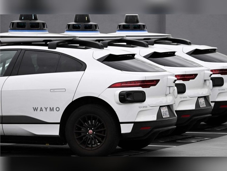 Kuriose Szenen auf Parkplatz: Robotaxis rauben Anwohnern den Schlaf