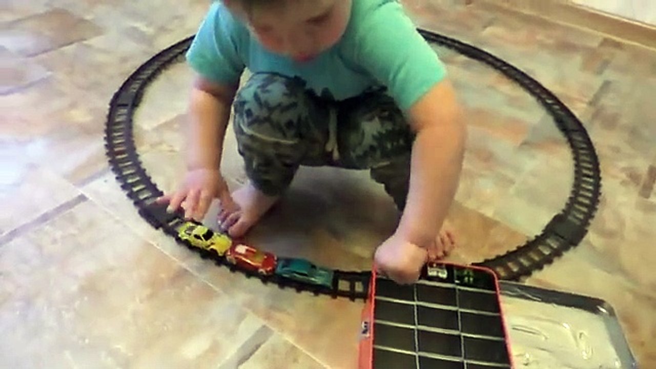 ★ ПАРОВОЗИК из машинок Хот Виллс Train from hot wheels Развлечение для детей Ente