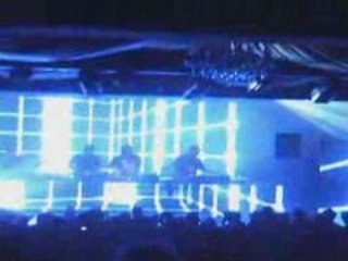 Birdy nam nam - Parachute endings (live@Marseille)