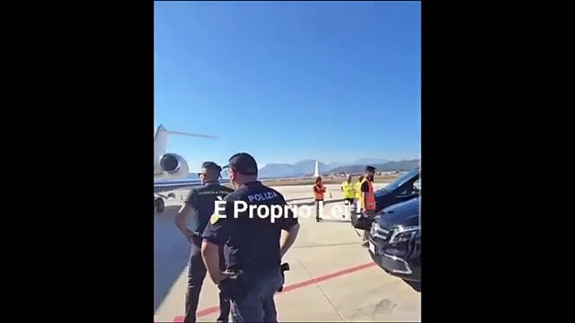 Madonna Ciccone atterra a Salerno col suo jet privato: festeggia in Campania il suo compleanno