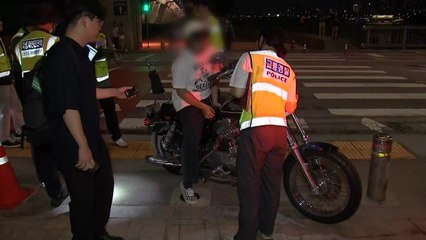 경찰, 서울 일대 '광복절 폭주족' 단속...불법 개조 9건 적발 / YTN