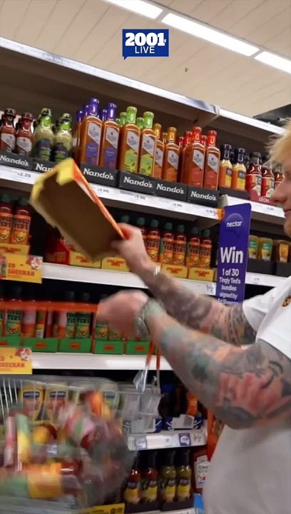 Ed Sheeran causó sensación en un supermercado en Londres