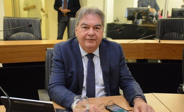 Lindolfo Pires é exonerado do cargo de secretário de Esportes para assumir vaga na Assembleia