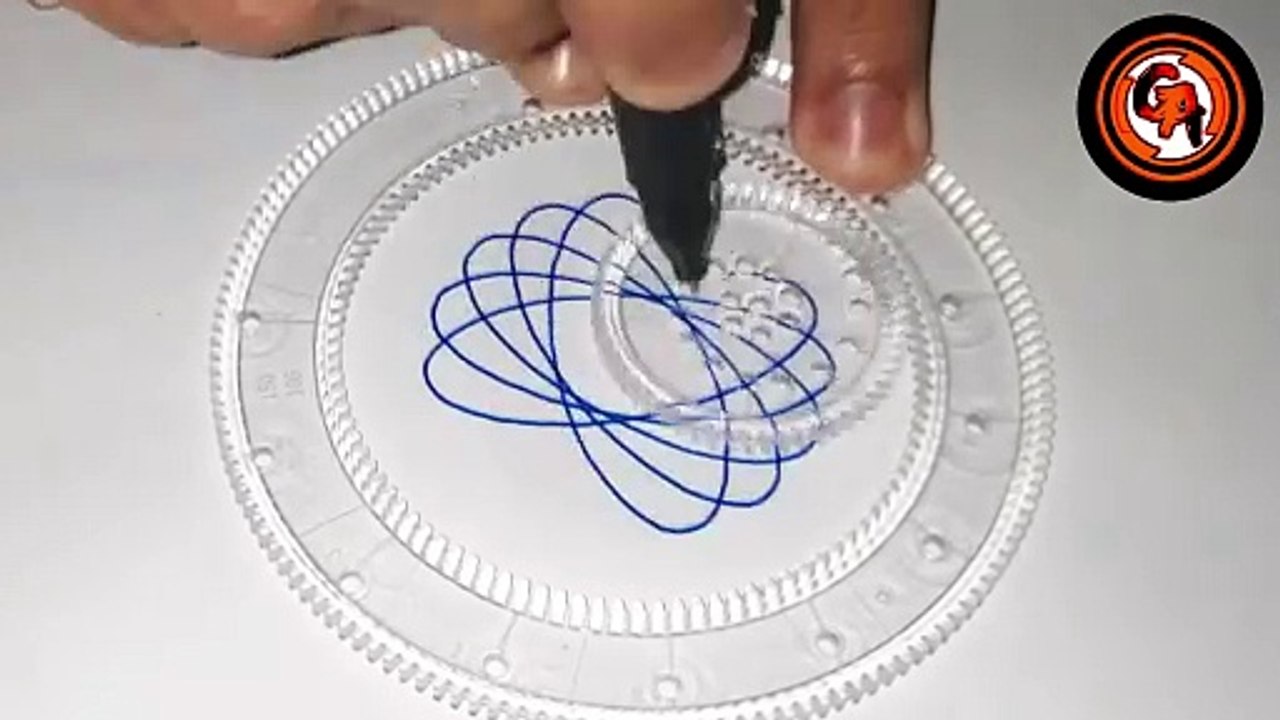 (VIDEO #19) ️️ DIBUJANDO un hermoso diseño geométrico con marcadores de colores y un espirógrafo.