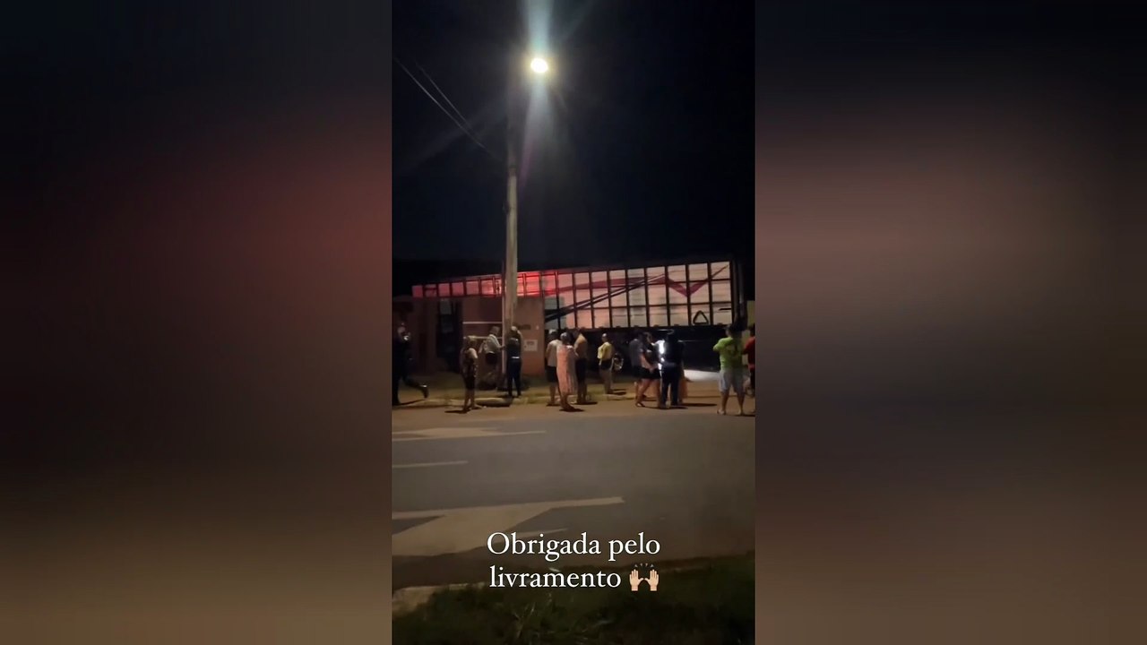Caminhão conduzido por adolescente invade casa em Campo Grande